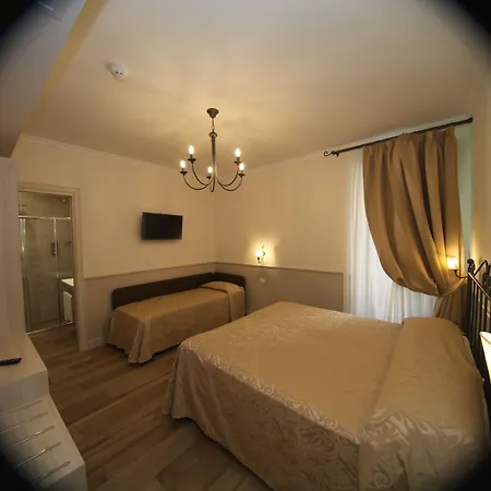 فندق Flavia 3*