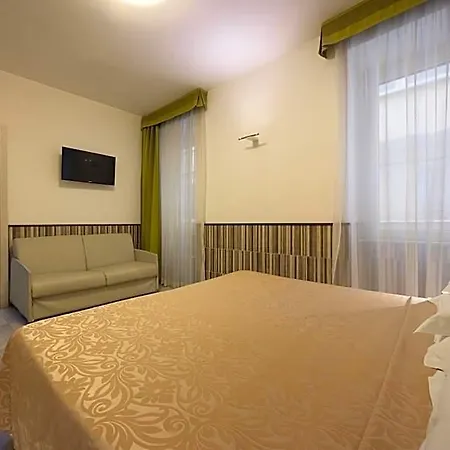 Отель Flavia 3*