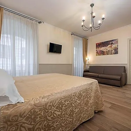 Отель Flavia 3*